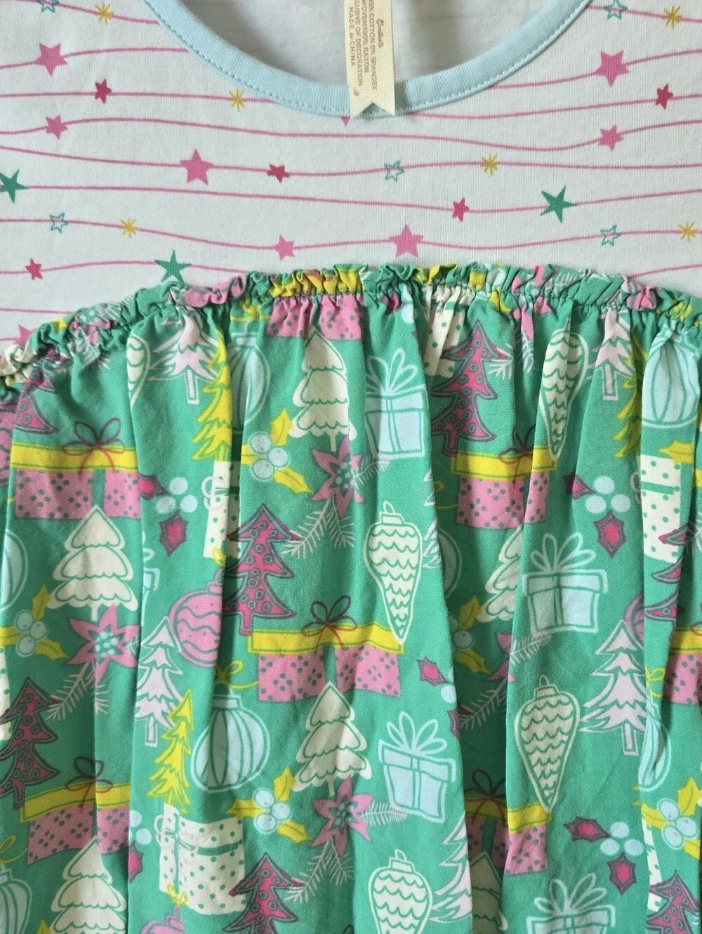 Girls Size 8 Matilda Jane Kids Green & Pink Holiday Print Pleated Top
